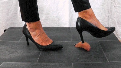 Shoejob With Black Pumps