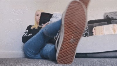 Sasha Ignores You While Reading Upclose Barefeet POV